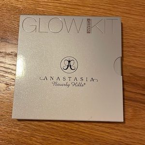 Anastasia Beverly Hills Gleam Glow Kit